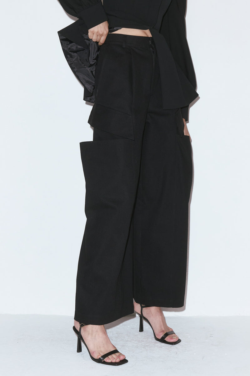 Bold pocket cargo