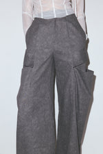 Bold pocket cargo