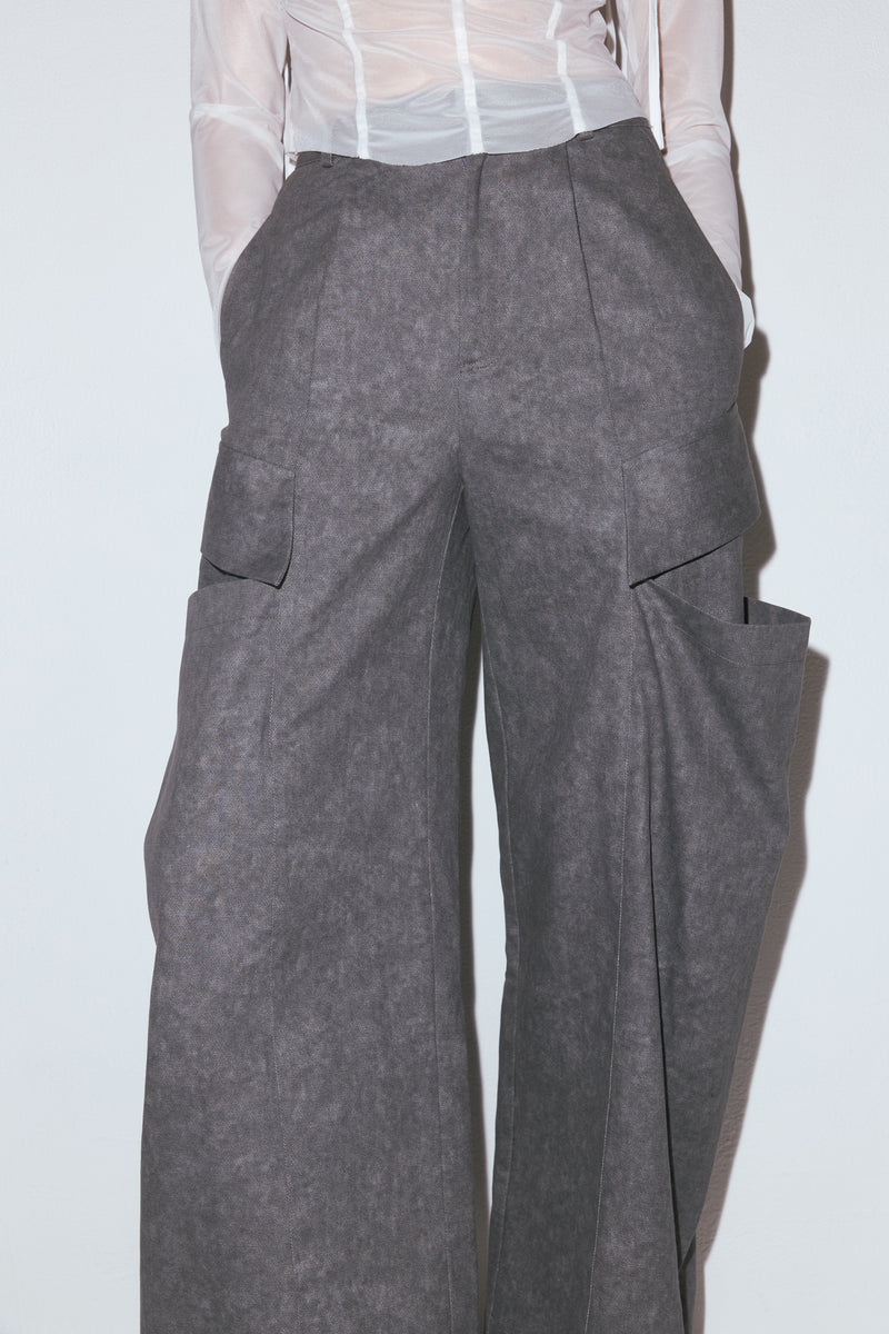 Bold pocket cargo