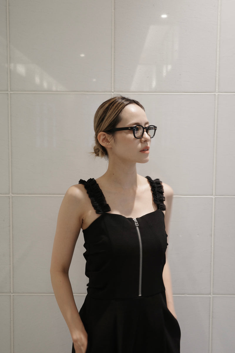 Shoulder frill rompers