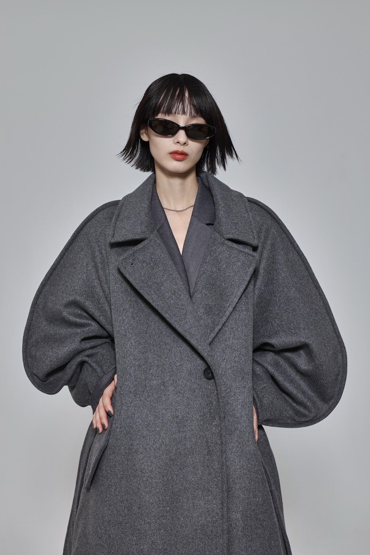 Curved Pin - tuck Coat - ESIÓ official