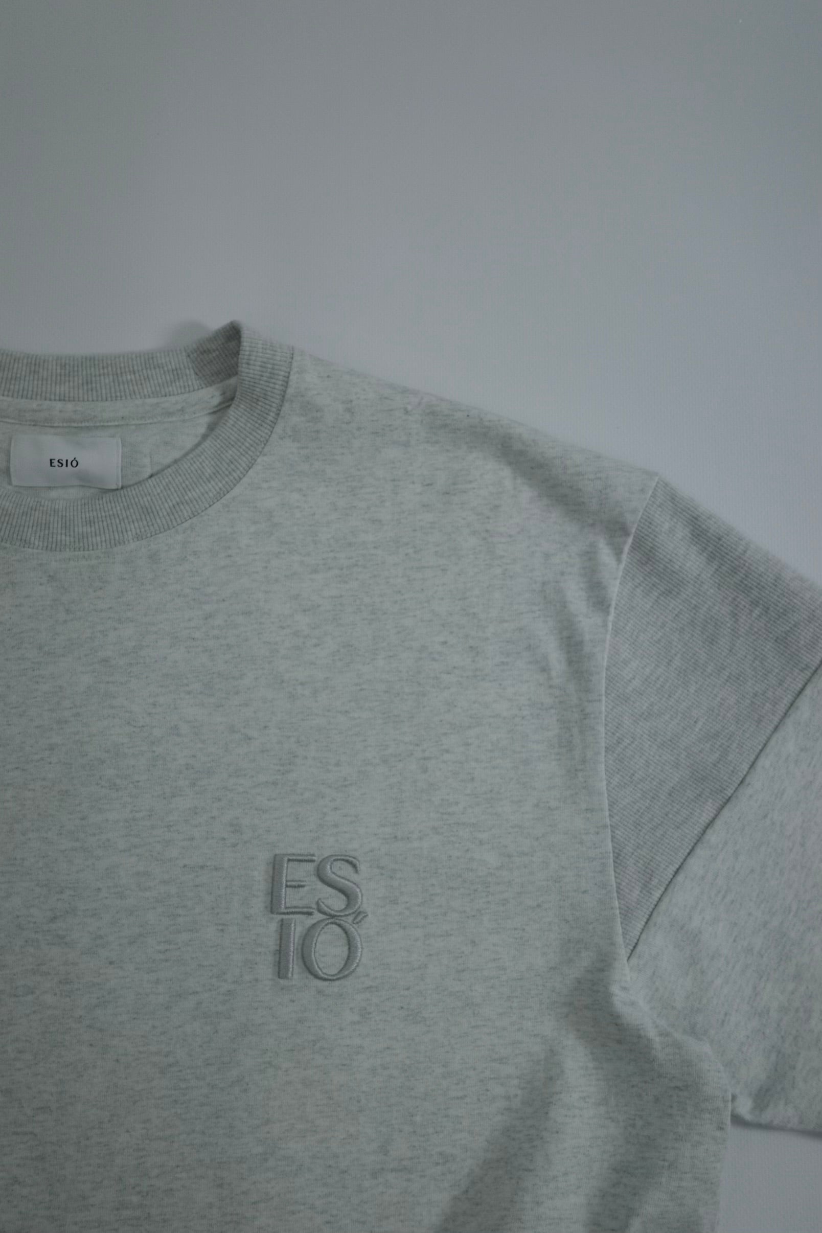 Emblem rib tee – ESIÓ official
