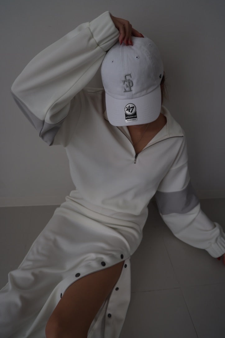 '47×ESIÓ CAP - White