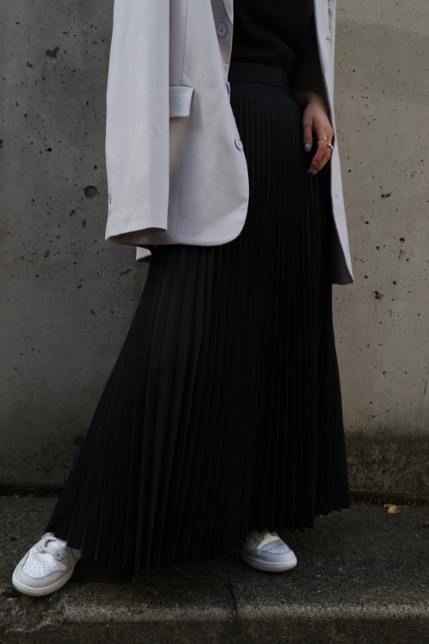 Hard pleats flare skirt - Black