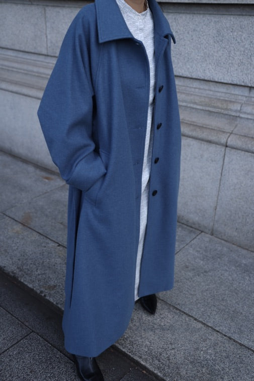 Raglan volume long coat - Blue