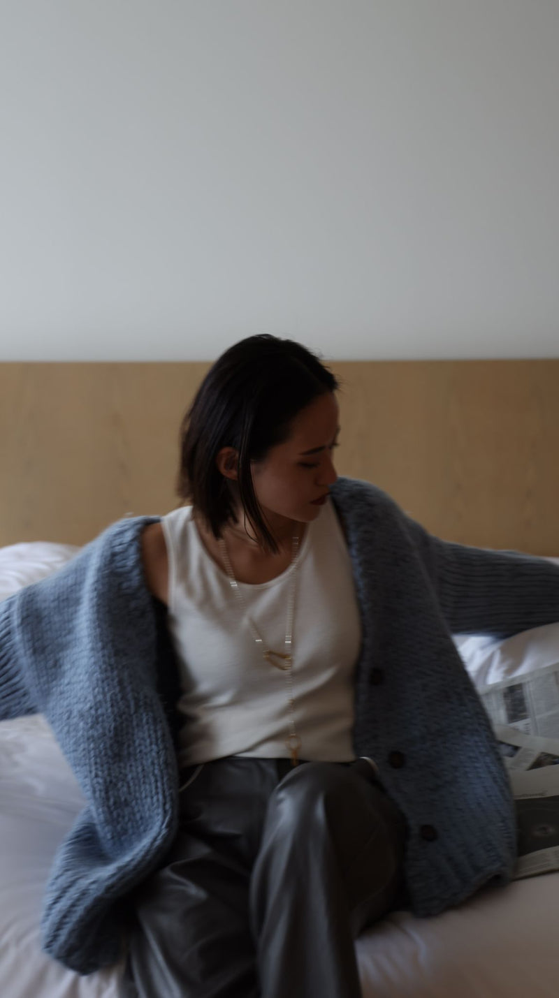 Round hand-knit cardigan - Blue