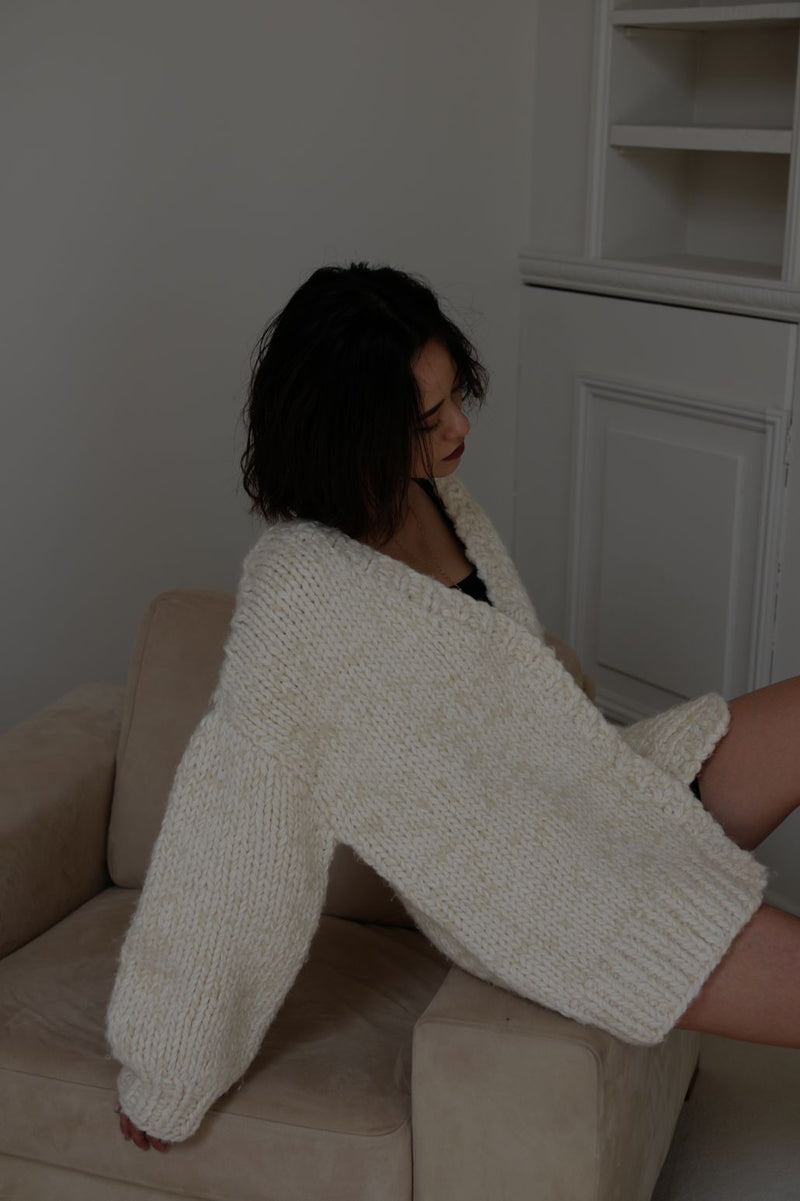 Round hand-knit cardigan - Ivory