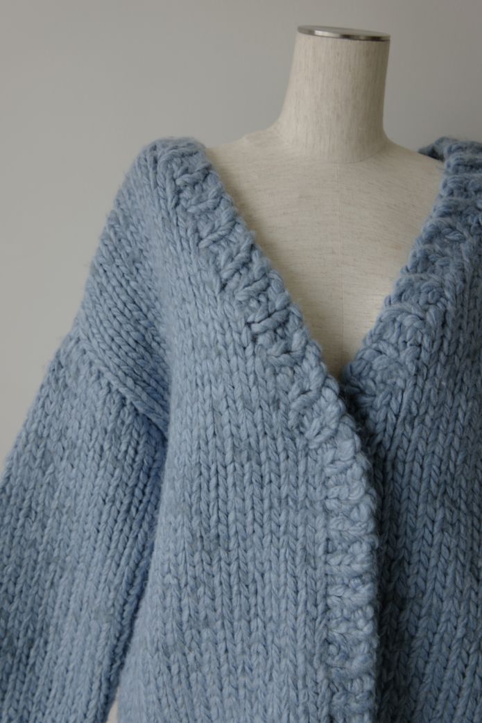 Round hand-knit cardigan - Blue