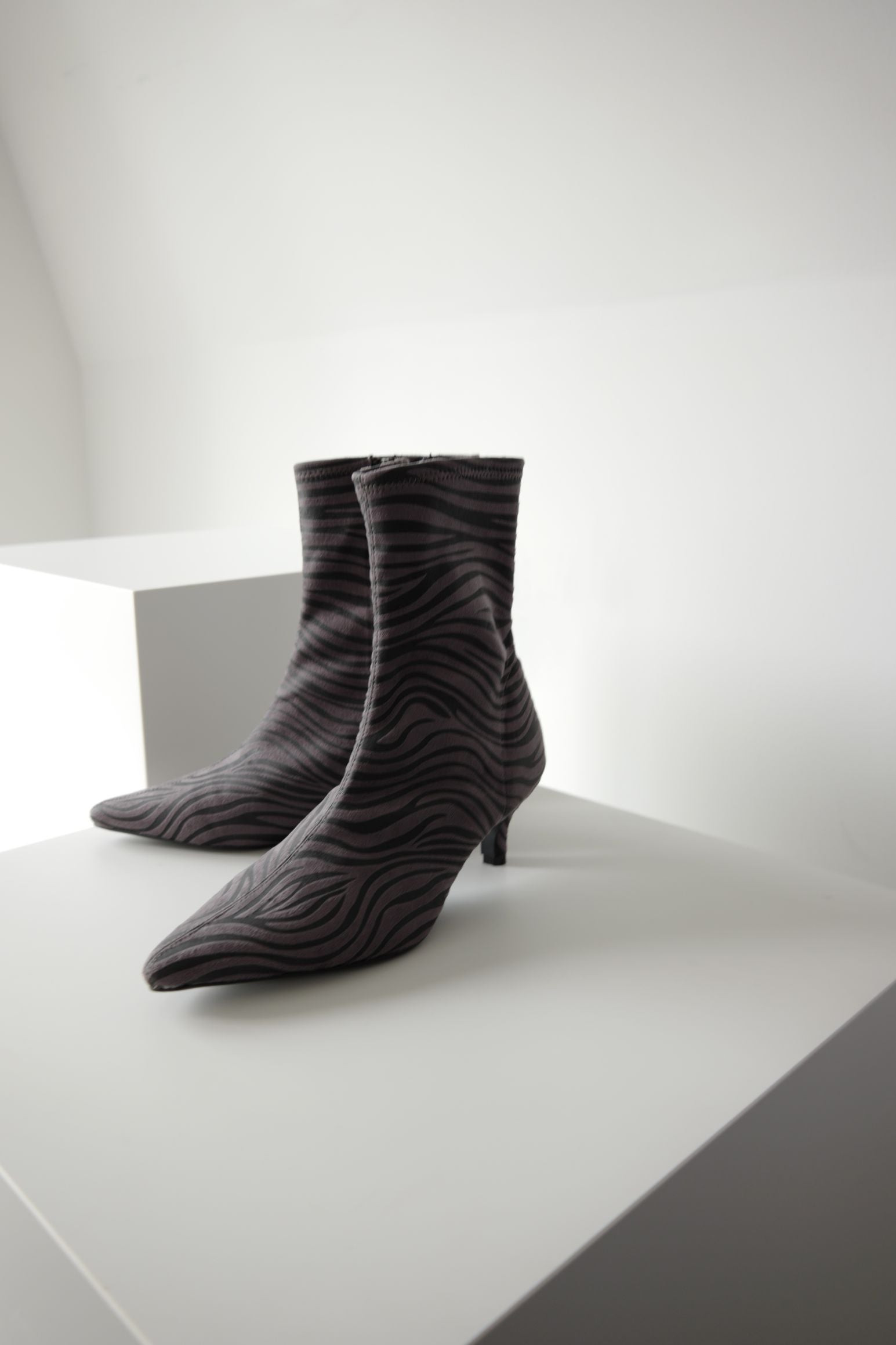 Pointed stretch short boots - ESIÓ official